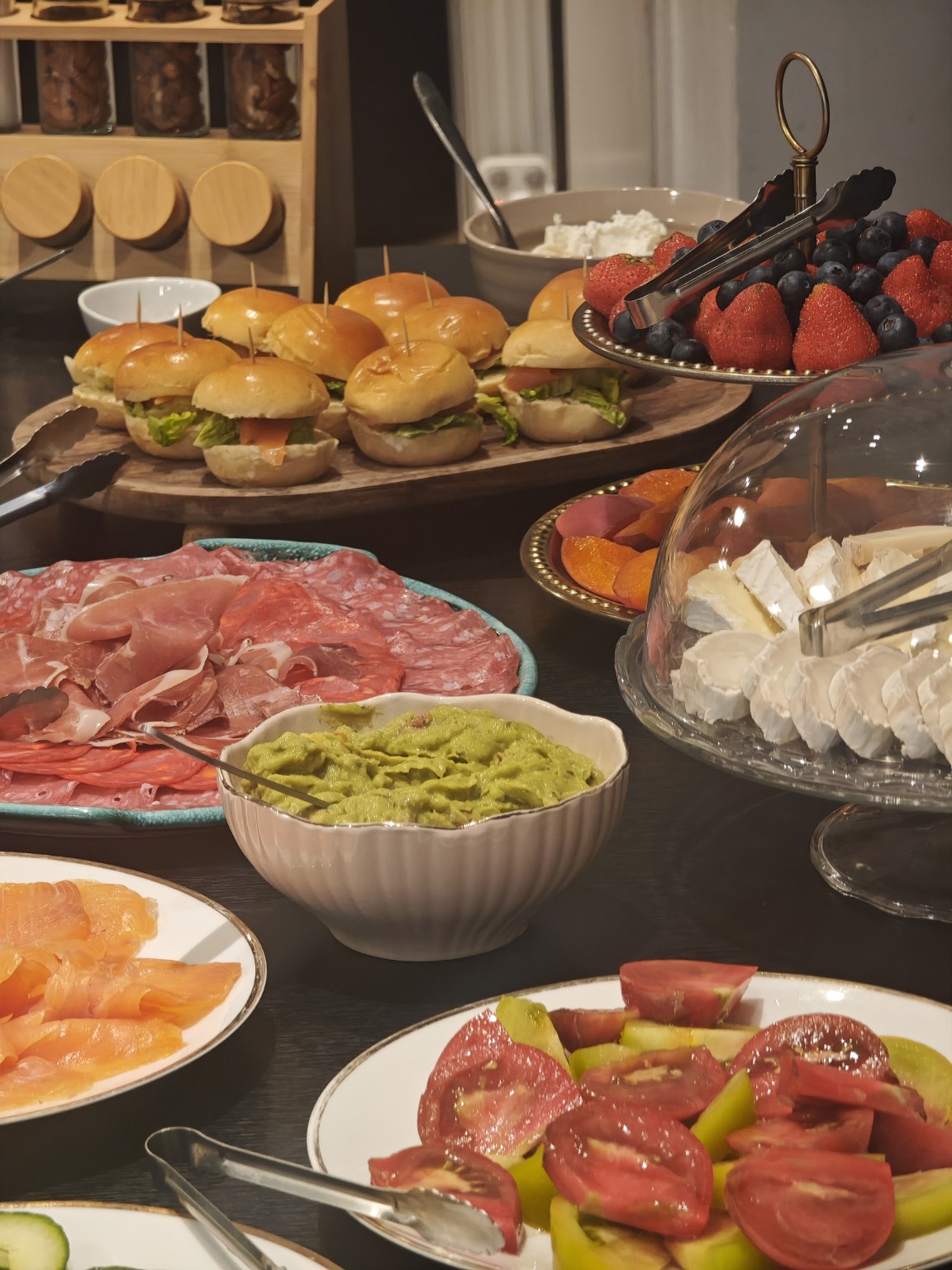 Buffet sucré-salé à volonté du brunch du dimanche à La Micuiterie